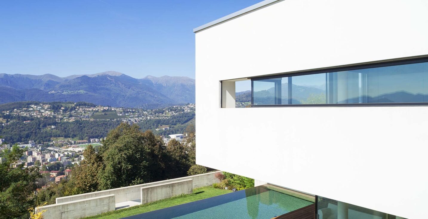 Rhodes or Athens: which location is best for your stay?